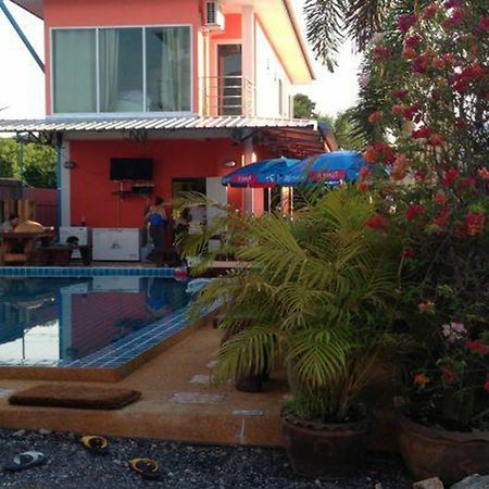 Mee Rak Vintage Hotel Bang Sare Exterior foto